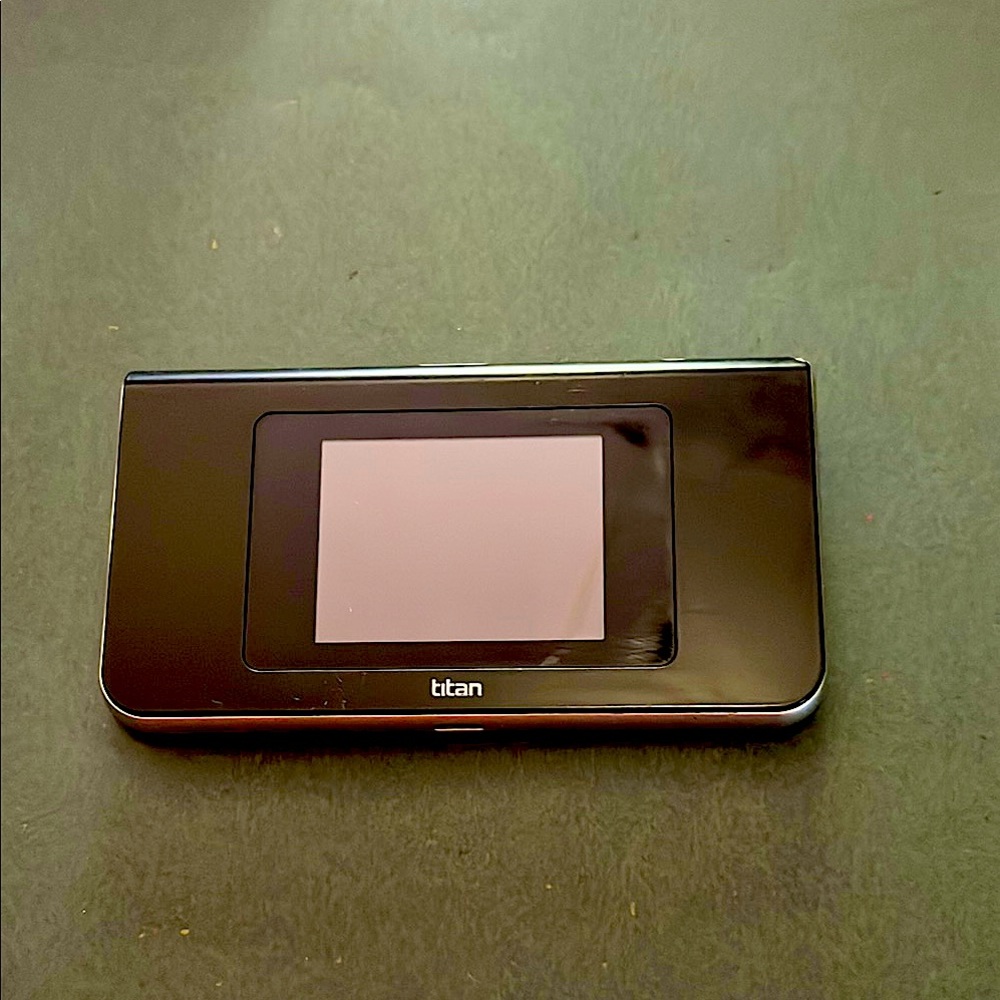 Titan Black Mobile Broadband Device
